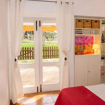 Charming House In With Shared Pool Appartement