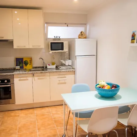 Charming House In With Shared Pool Apartment *