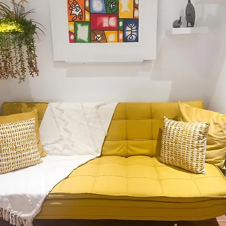 Appartement Charming House In With Shared Pool