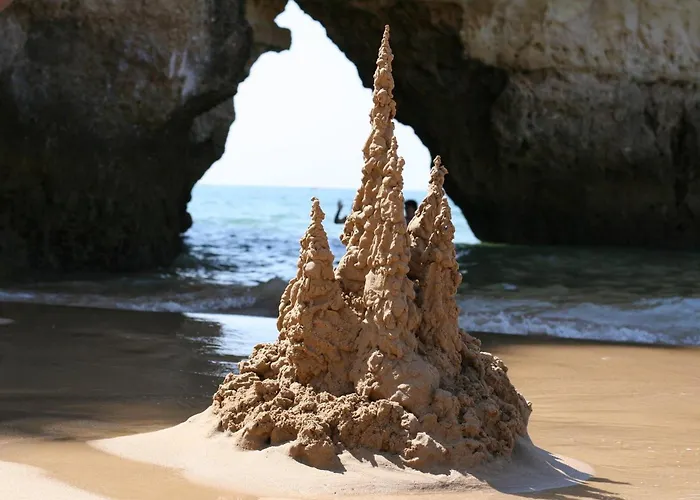 Charming House In With Shared Pool *