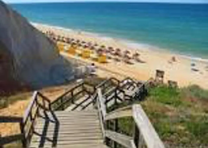 Charming House In With Shared Pool Albufeira