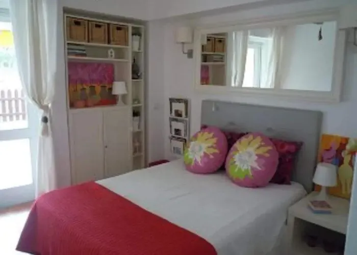 Charming House In With Shared Pool